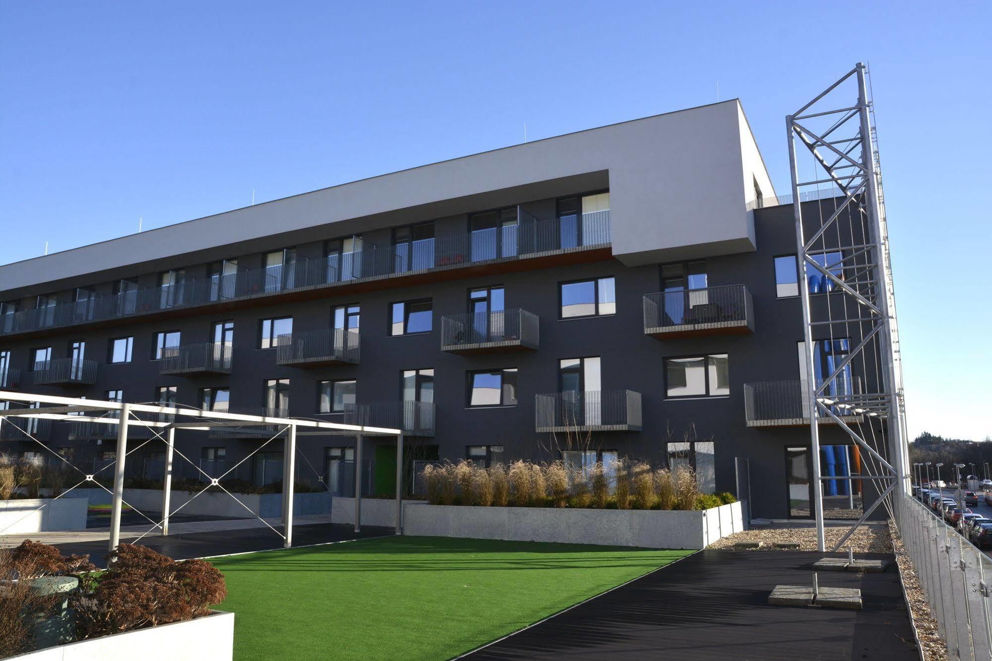 Campea Aparthotel Brno Exterior foto